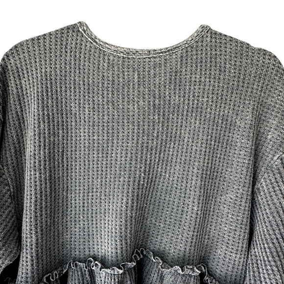 NWOT | GRAY LONG SLEEVE WAFFLE KNIT BABYDOLL TOP BUTTON FRONT V-NECK | SMALL - Picture 8 of 10